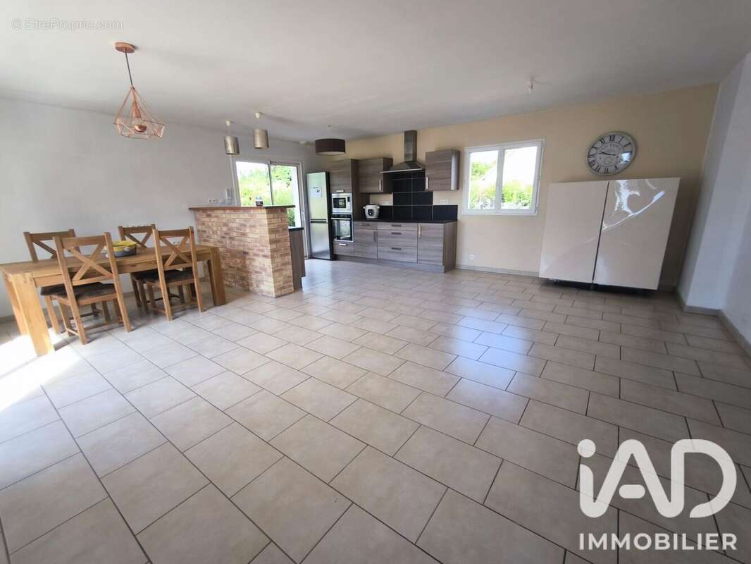 Maison 106 m² à Bourg-Achard  - photo 6