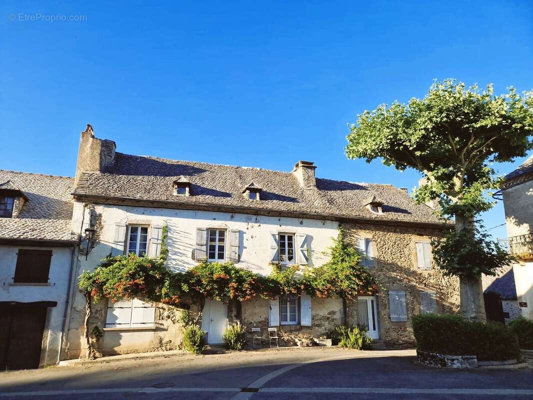 Maison à SAINT-ANDRE-DE-NAJAC