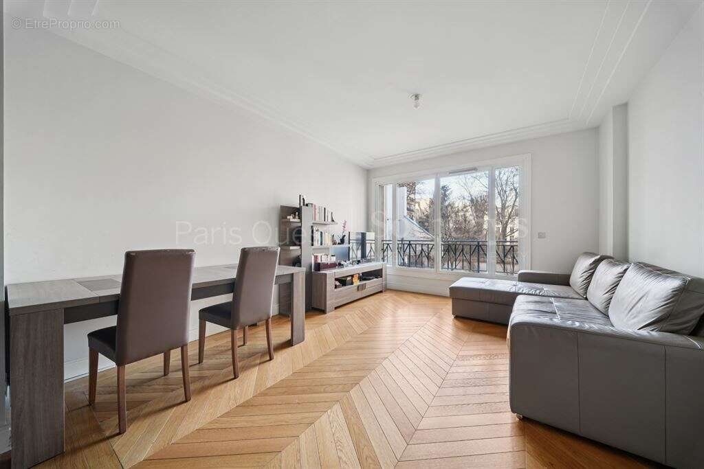 Appartement à PARIS-7E