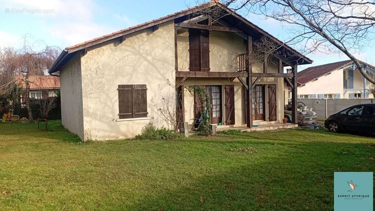 Maison à SAINT-PIERRE-DU-MONT