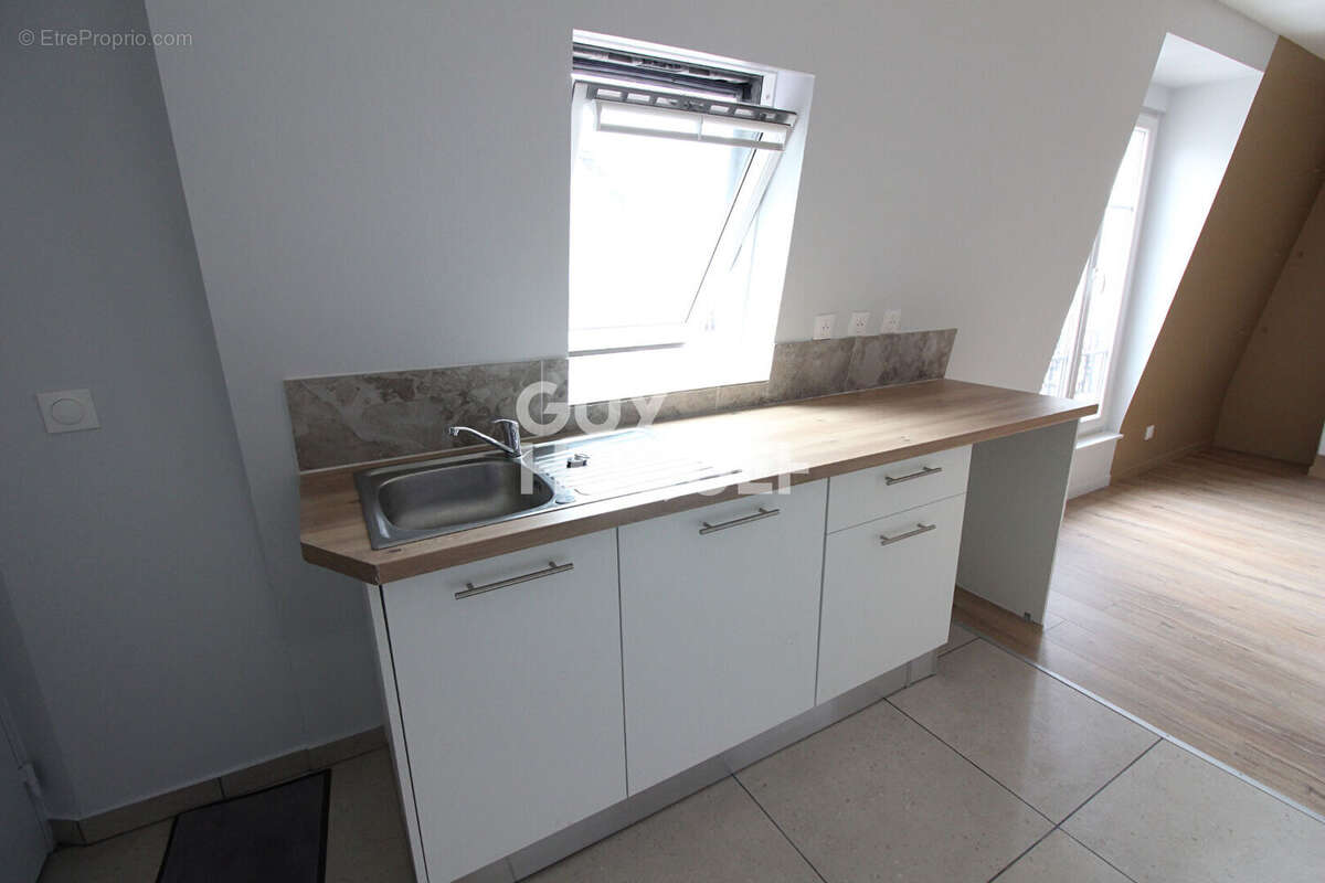 Appartement à PARIS-14E