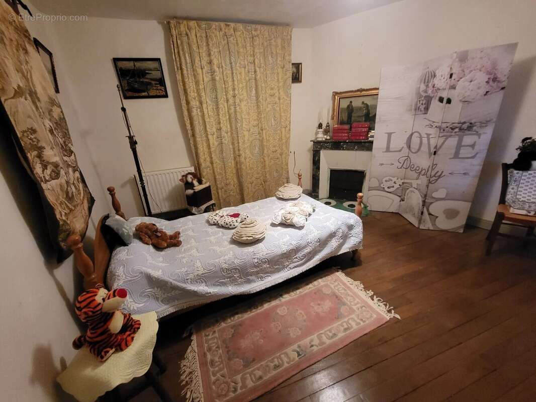 Maison à PARNAC