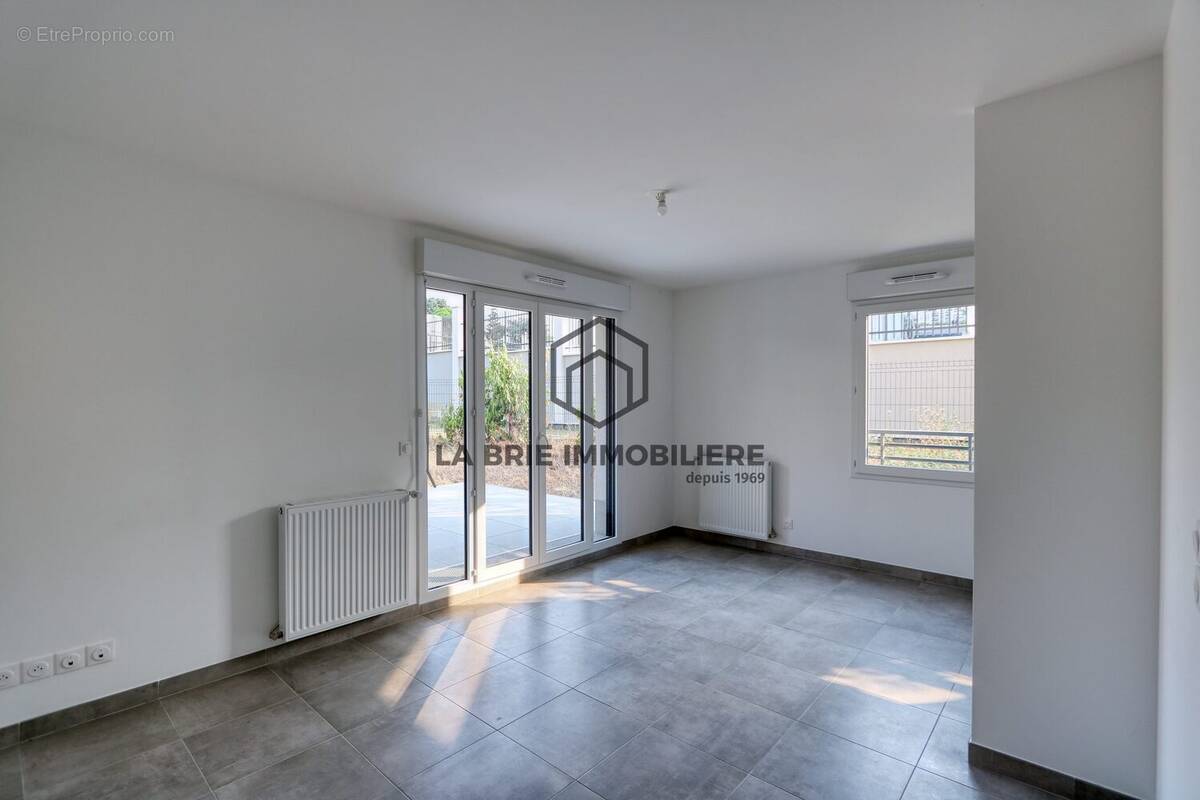 Appartement à MENNECY