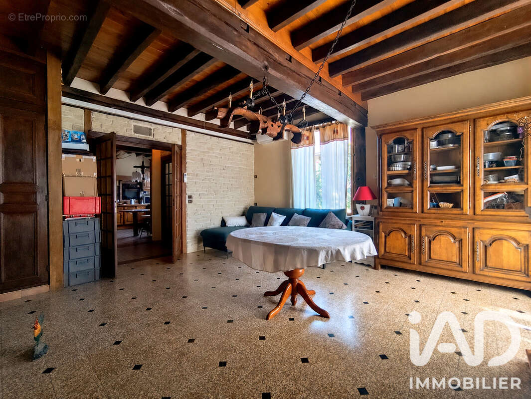 Maison 228 m² à Semoine  - photo 7