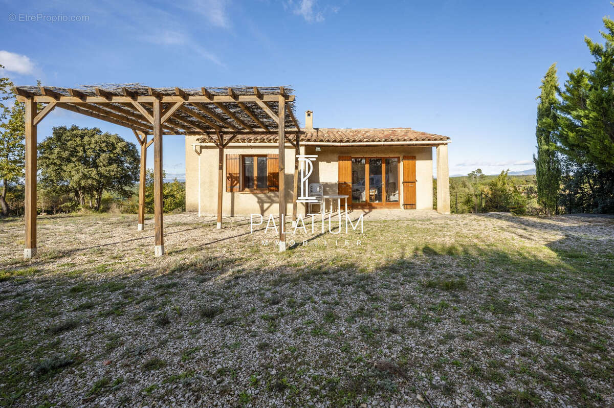 Maison 73 m² à Esparron-De-Verdon  - photo 2