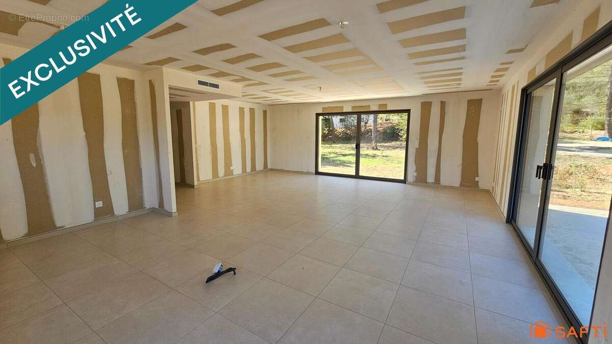 Photo 3 - Maison à SALERNES