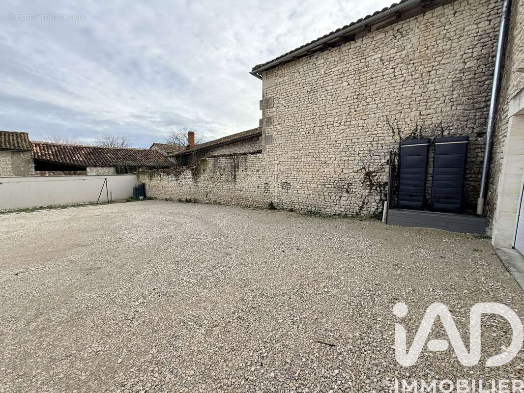 Maison 147 m² à Lonzac  - photo 6