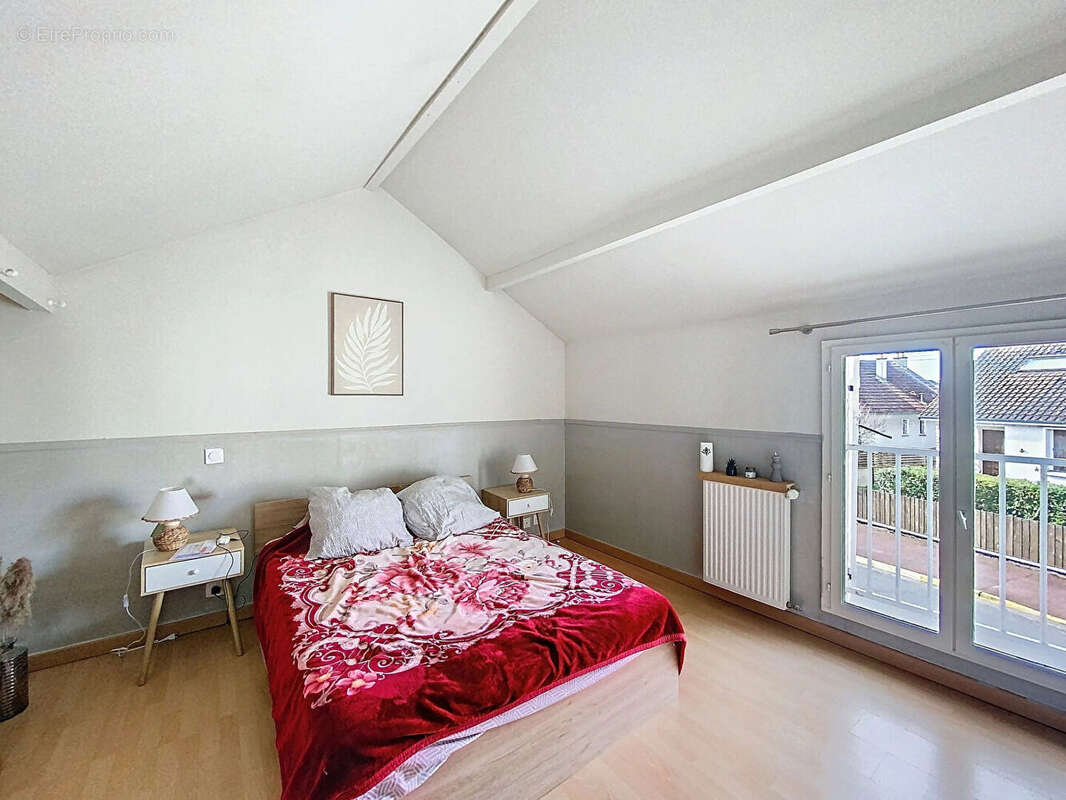 Maison à LA CHAPELLE-SAINT-MESMIN