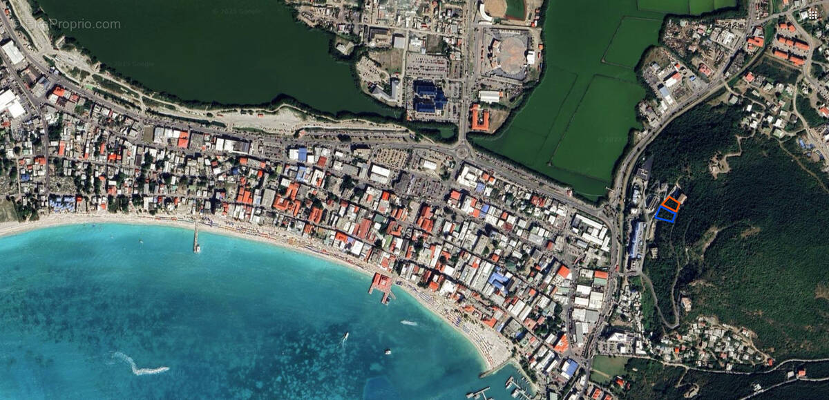 Terrain à SAINT-MARTIN