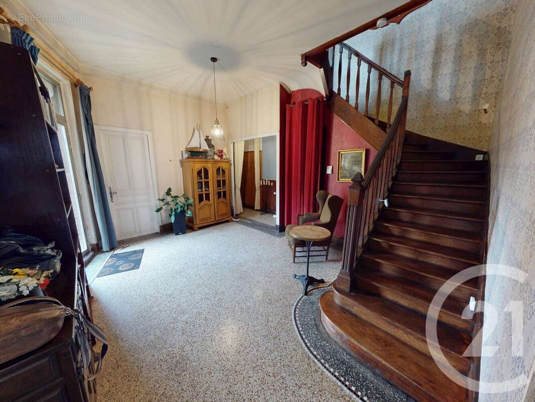 Autre à SAINT-QUENTIN