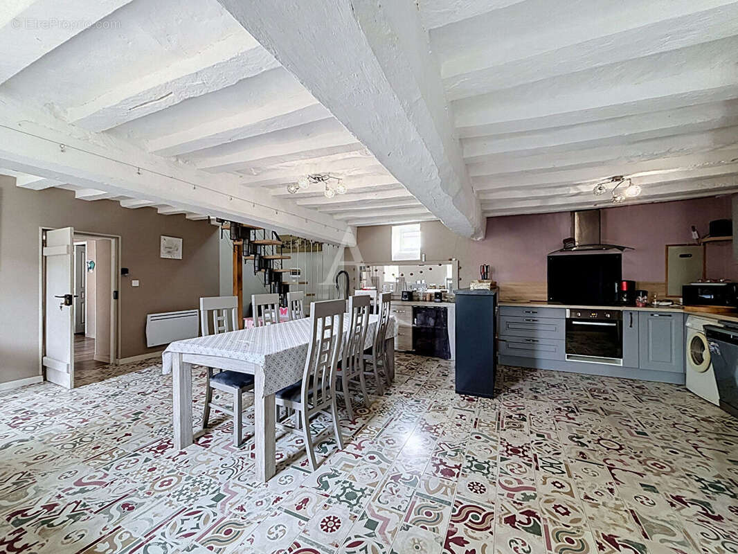 Maison Hauts D Anjou 5 pièce(s) 175 m2 - photo 4