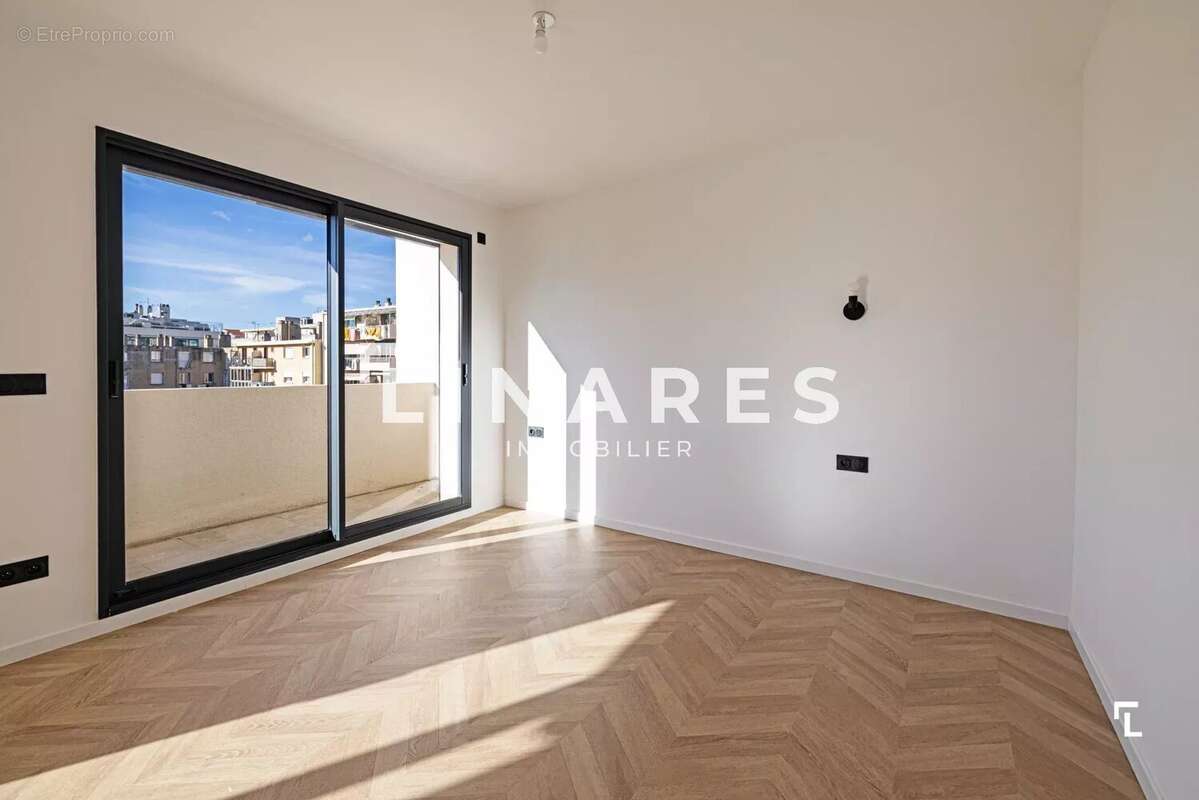 Appartement à MARSEILLE-5E