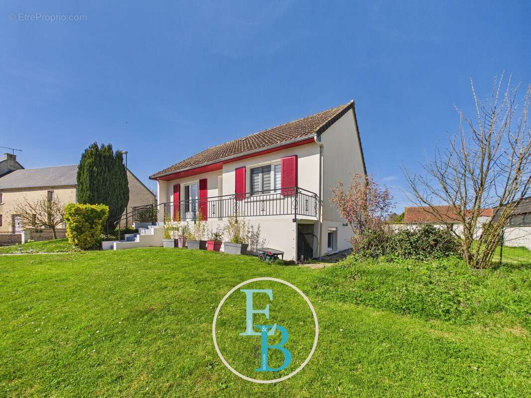 Maison à LE MESNIL-PATRY