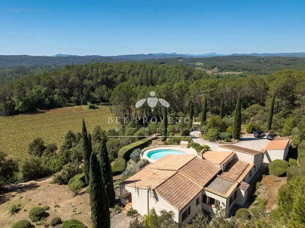 Maison à ENTRECASTEAUX