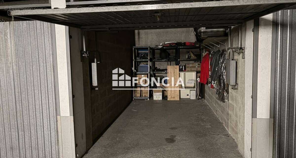 Parking à PARIS-10E