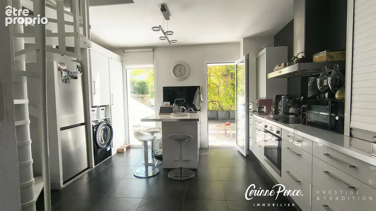 Nîmes Maison de charme villa rénovée avec magnifique vue proposé par Corinne Ponce Immobilier - photo 9