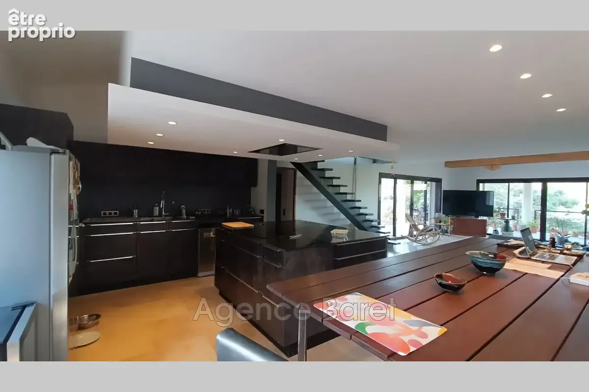 Maison 6 pièces 190 m² à vendre à Les Arcs (83460) - photo 6