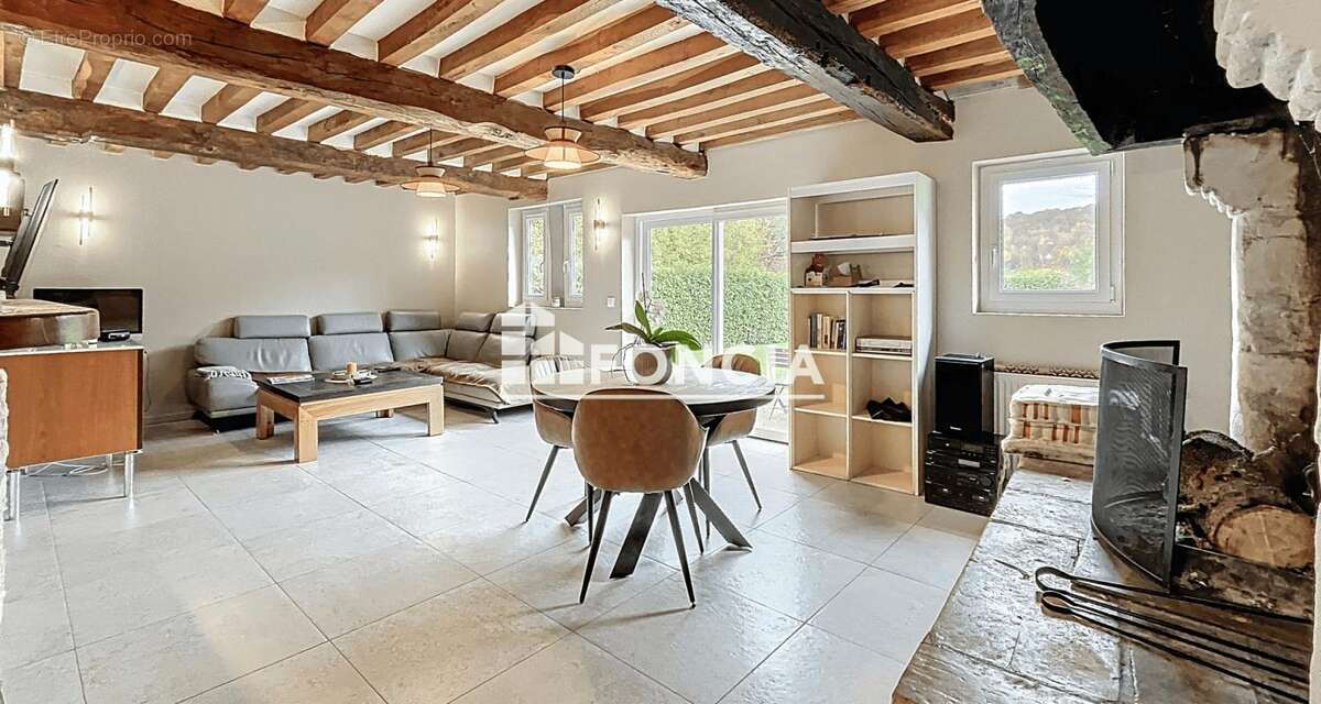 Maison à HERMIVAL-LES-VAUX