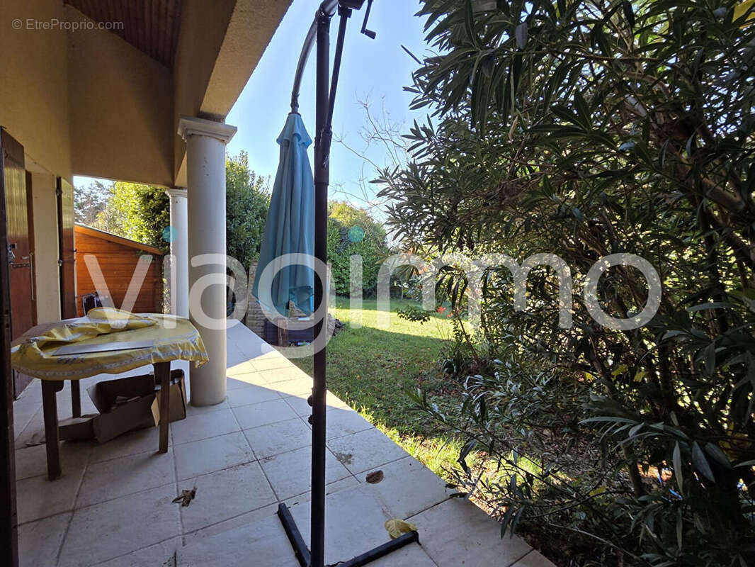 Maison à MONTELIMAR