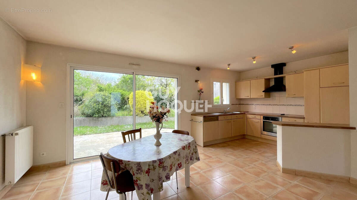 Maison à SAINTE-LUCE-SUR-LOIRE