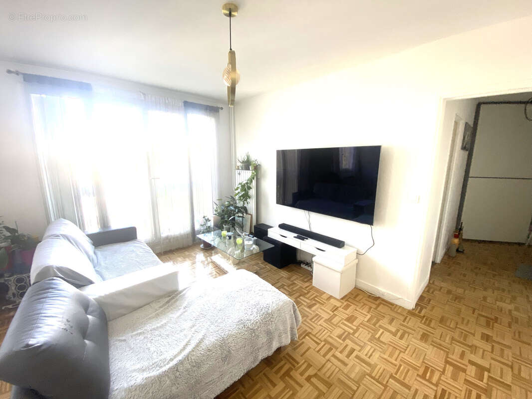 Appartement - t1 - epinay sur seine/cygne d'enghien - photo 2
