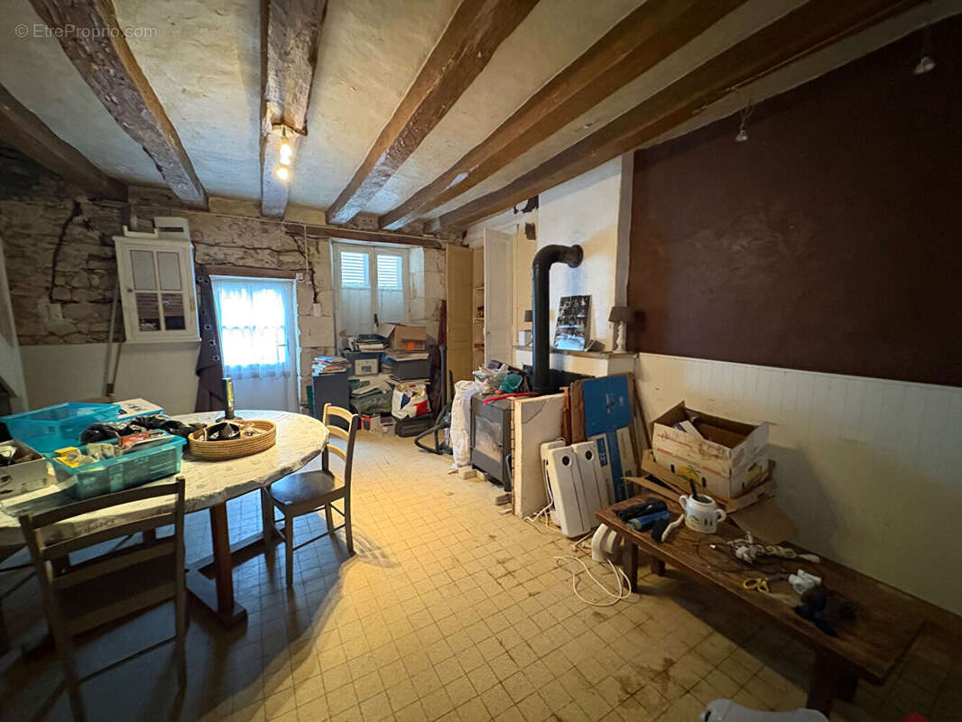 Maison à ANGLES-SUR-L'ANGLIN