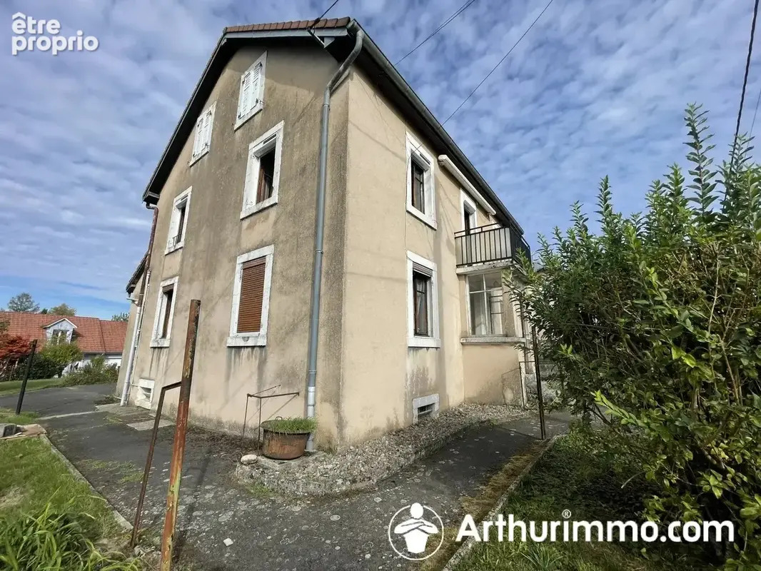 Appartement à DAMPIERRE-LES-BOIS