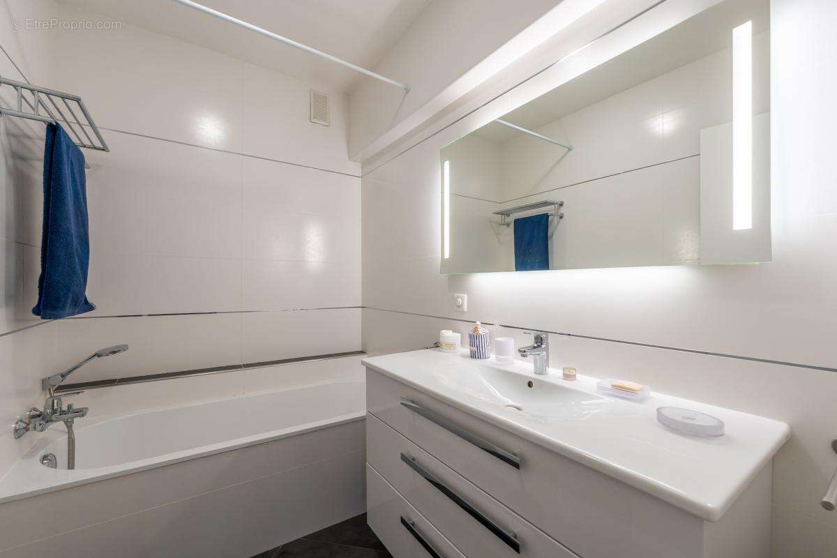 Appartement à VILLE-D'AVRAY