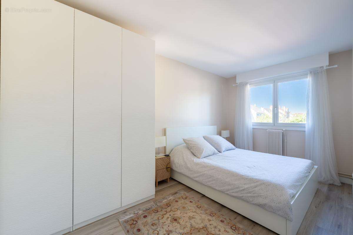 Appartement à VELIZY-VILLACOUBLAY
