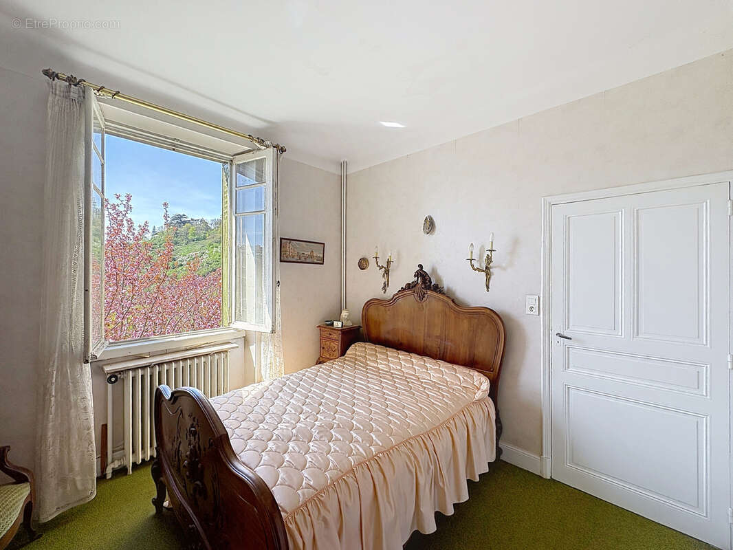 Maison à LE MONASTERE