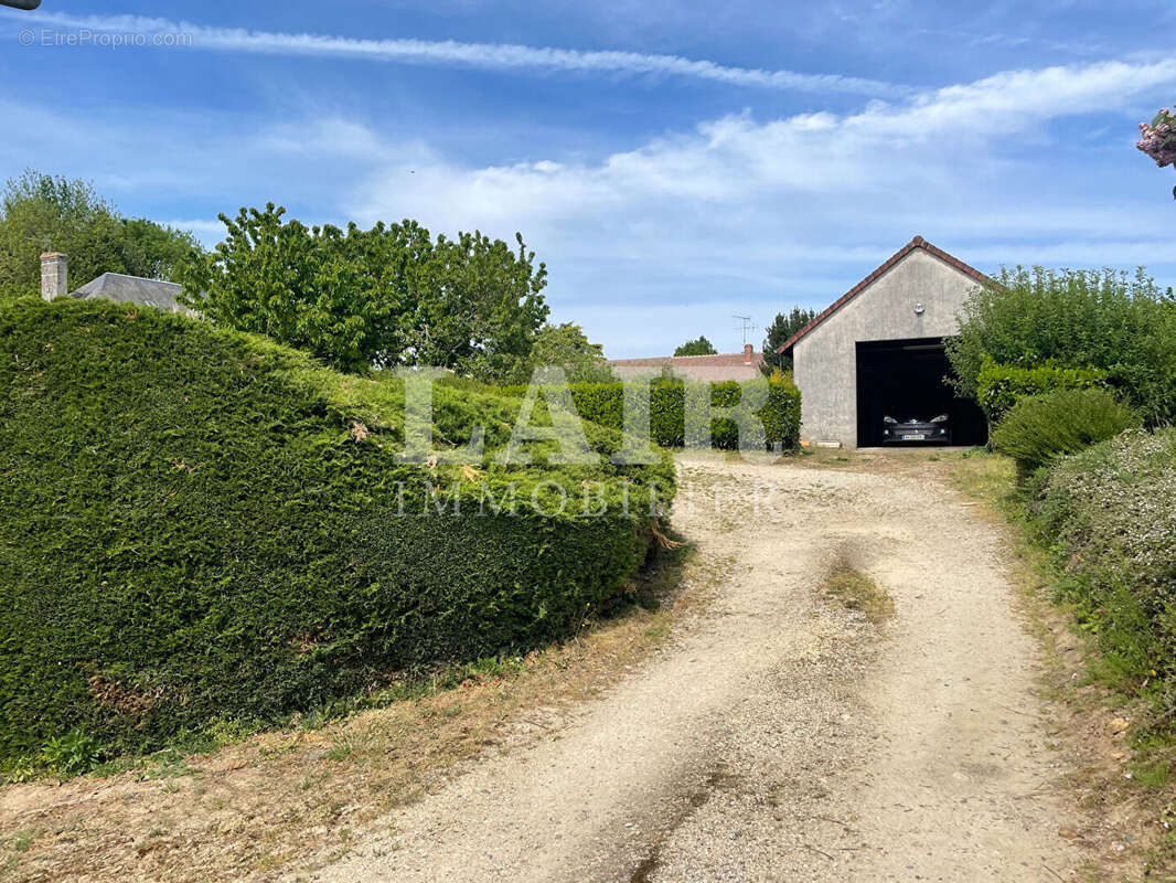 Maison à vendre dans le bourg de Saint-Vincent-des-Près, réf B15527 - photo 3
