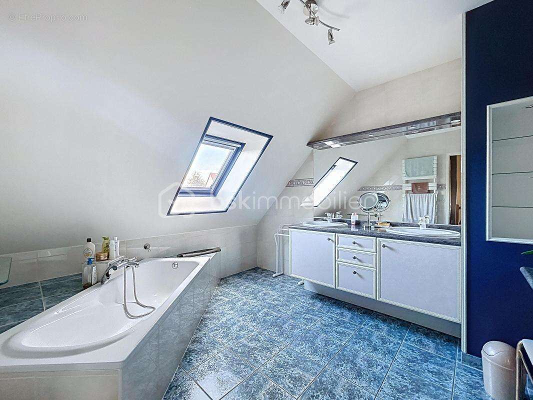 Maison à BENOUVILLE