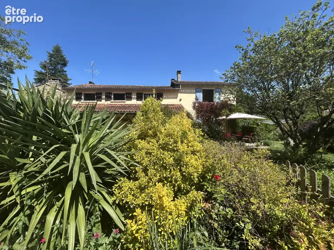 Ensemble immobilier avec deux gites - piscine - photo 2