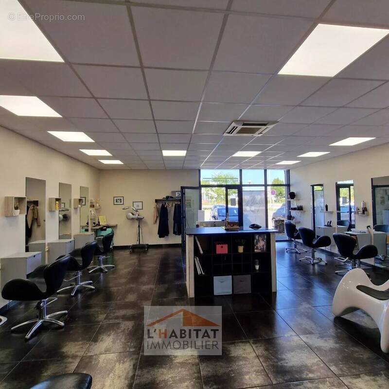 Commerce à LEGUEVIN