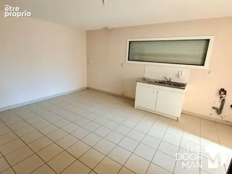 Bureau 22600 - photo 3