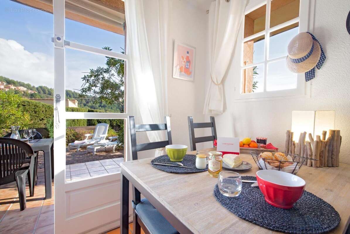 Photo 4 - Maison à ROQUEBRUNE-SUR-ARGENS