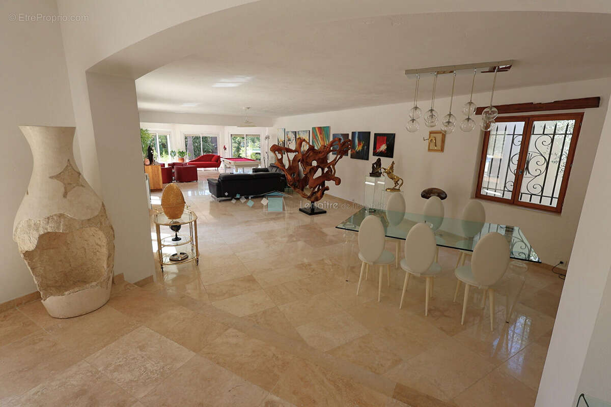 Maison à PEYMEINADE