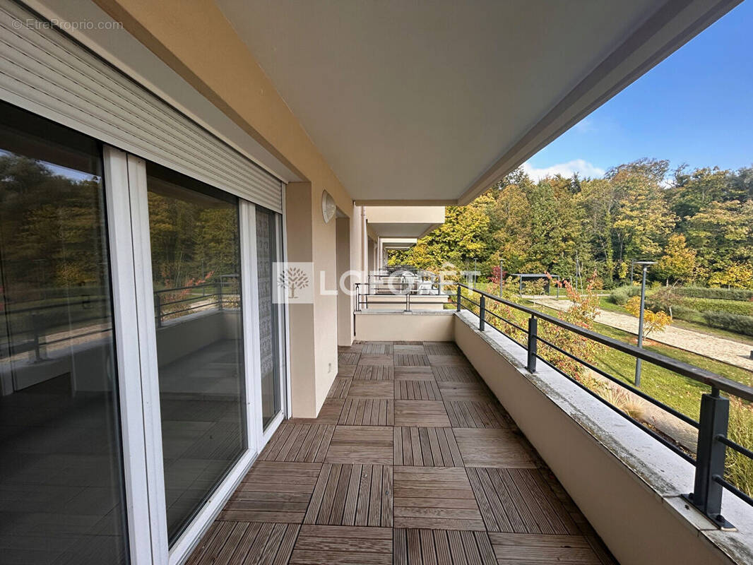 Appartement à EMERAINVILLE