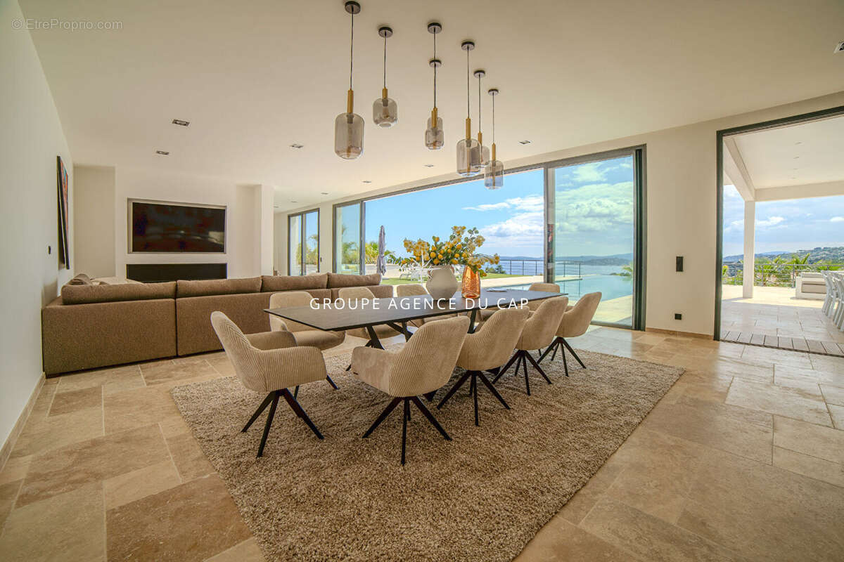 Les issambres villa luxueuse vue mer panoramique 7 chambres avec garage 4  voitures piscine intérieure et extérieure - photo 11