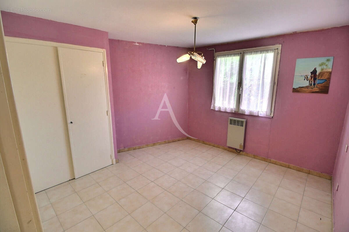 Maison familiale à fort potentiel développant 142 m²  avec 5 chambres sur terrain 3 faces au calme - photo 14
