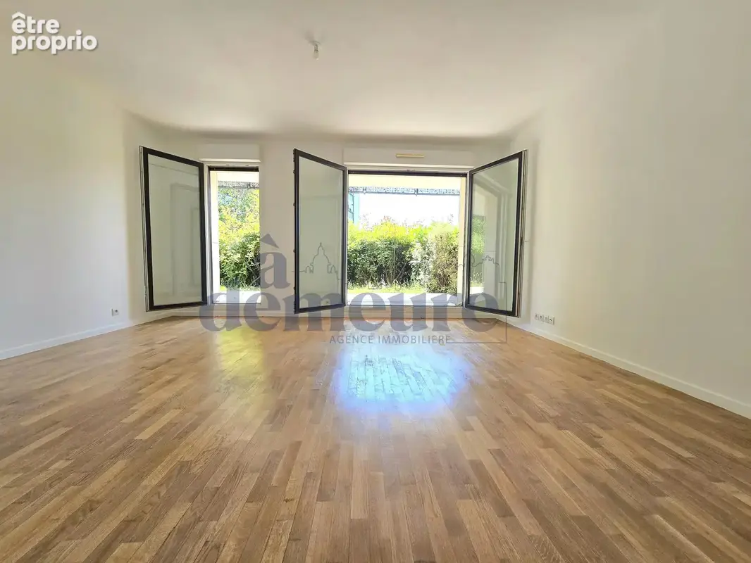 Appartement 3 pièces de 69m2 avec jardin, cave et parking - photo 2