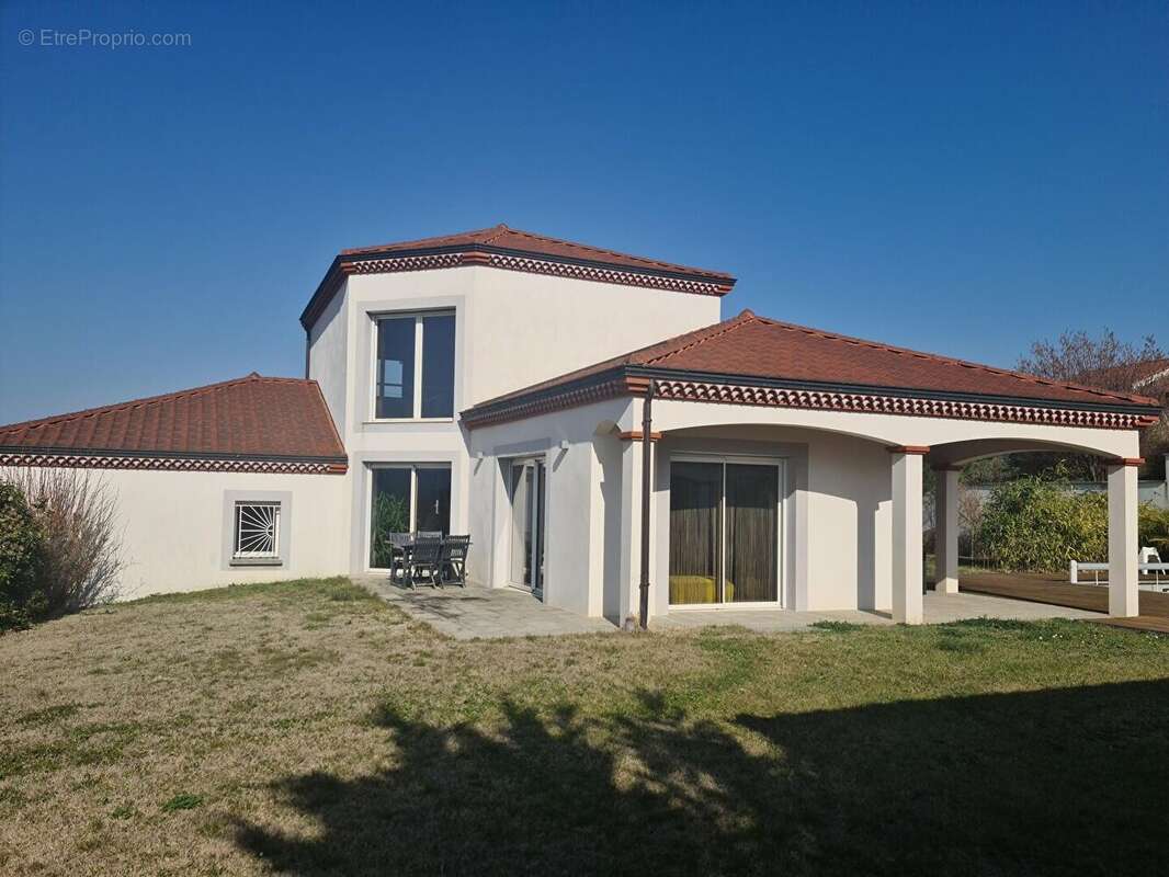 Propriete d'exception veyre monton - photo 2