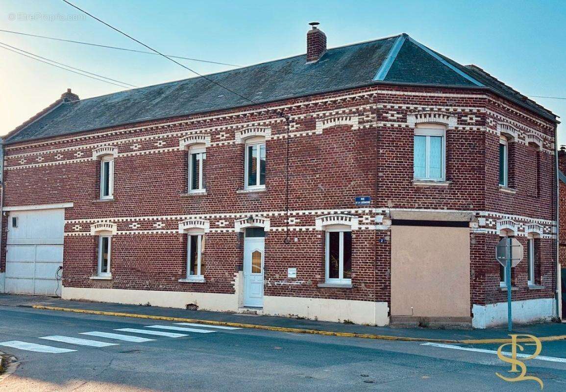 Maison à HARGICOURT