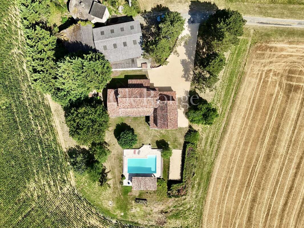 Proche de Tombebœuf – Superbe propriété de 6 chambres avec vues panoramiques, piscine et logement indépendant - photo 31