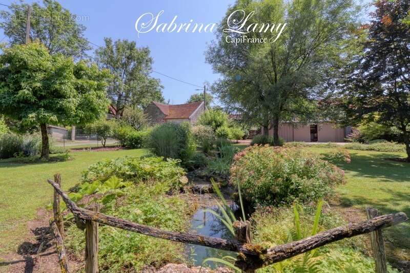  À Vendre : Élégante Propriété de Prestige en Pierre Meulière - 214 m² sur 2508 m² de Terrain - 5 chambres - photo 34
