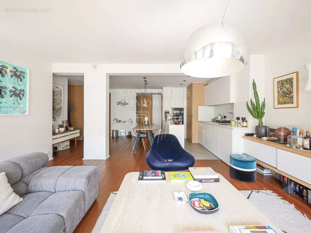 Appartement à PARIS-7E