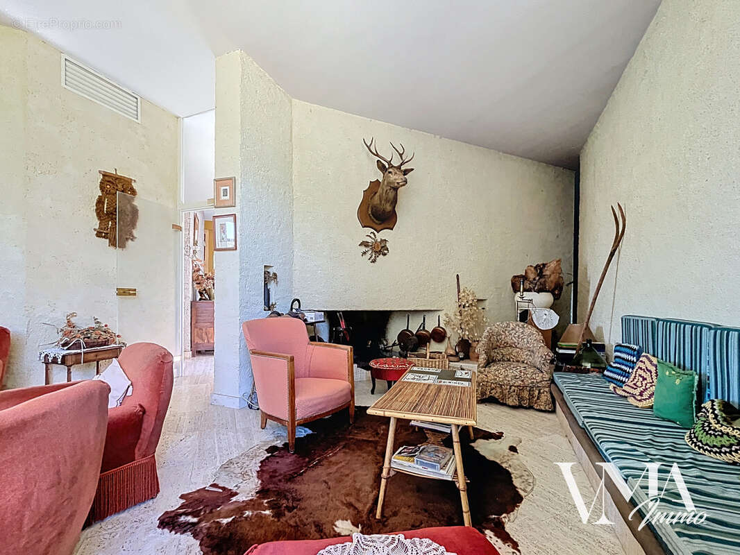 Maison à CHAMPAGNE-AU-MONT-D&#039;OR