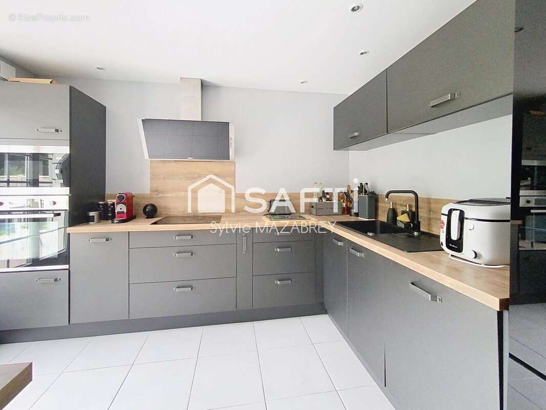 Maison 101 m² à Villecerf  - photo 8