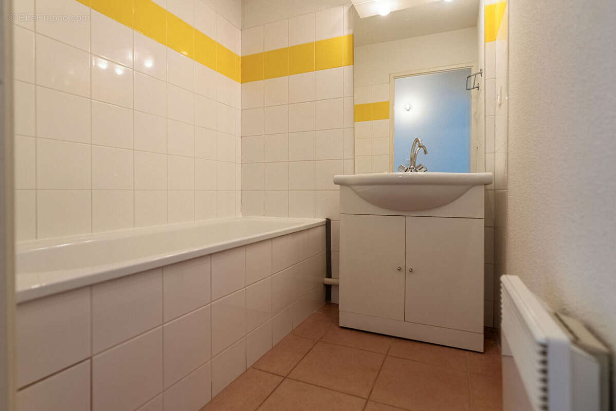 CARCASSONNE - PÉRIPHÉRIE Appartement T2 45m² avec grand balcon et place de parking privative - photo 16
