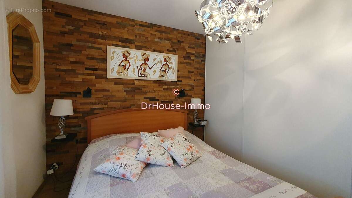 Maison à SAINTE-EULALIE-EN-BORN